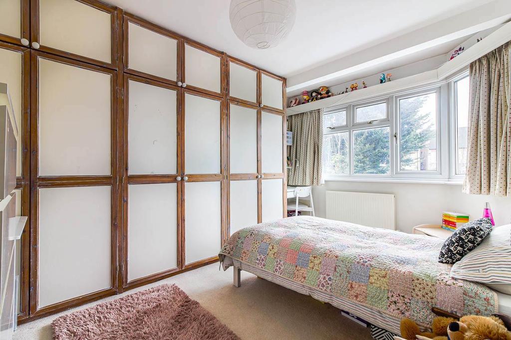Bed2.jpg