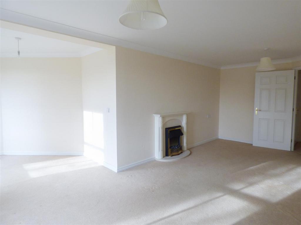 Nelson Court, Glen View, Gravesend 1 bed retirement property for sale £135,000