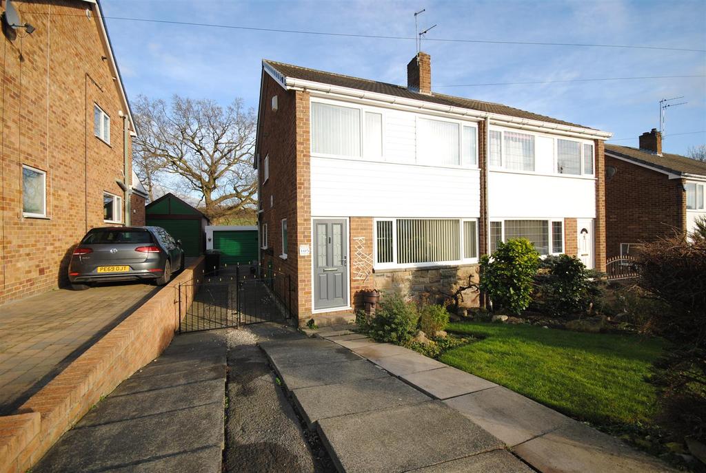 Road, Kippax, Leeds 3 bed semidetached house £225,000