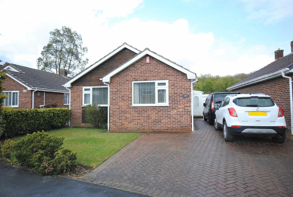 Sandgate Drive, Kippax, Leeds, LS25 3 bed detached bungalow £215,000