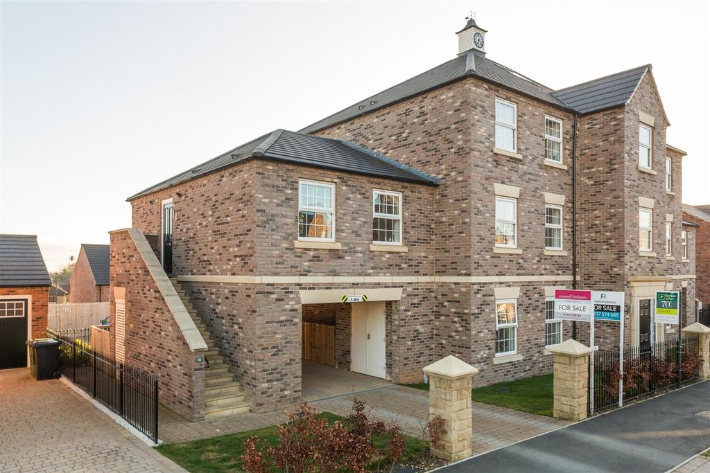 Pentagon Way, Wetherby 1 bed flat £194,000