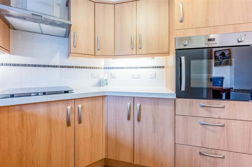 Kitchen 58 LC (2).jpg