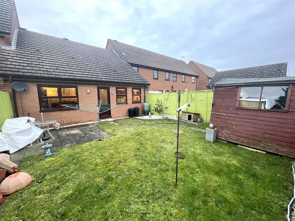 Cornfields, Holbeach, Spalding 2 bed terraced bungalow £157,750