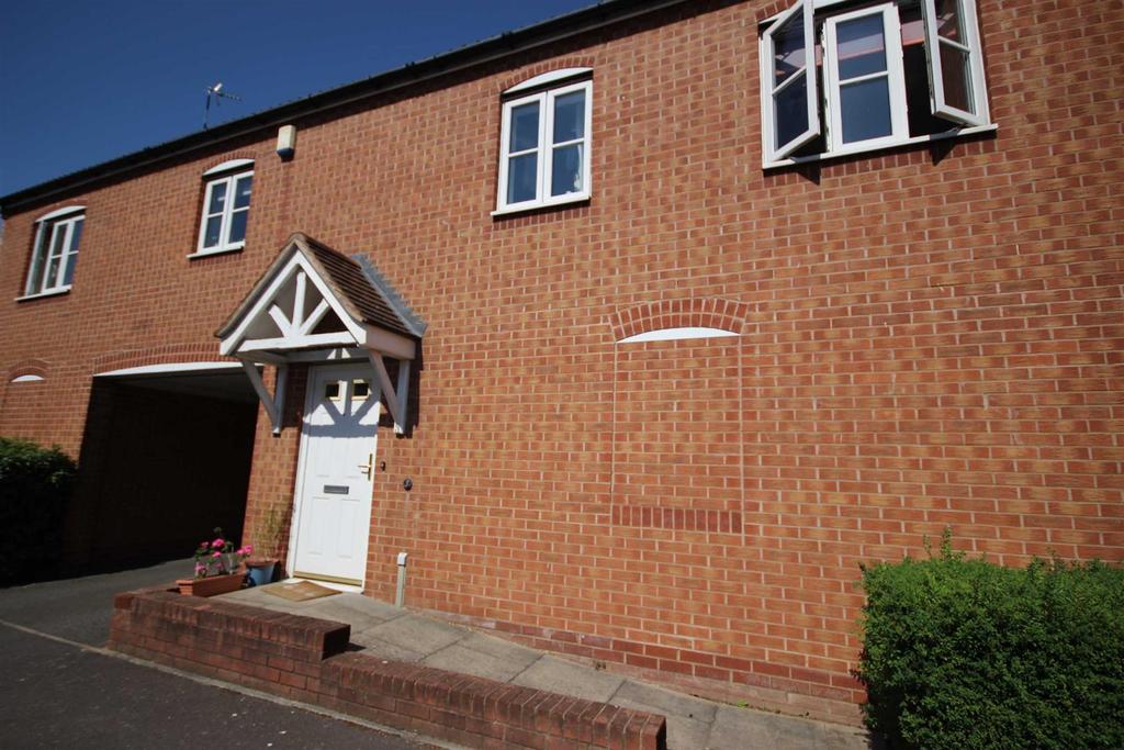 Lee Meadowe, Chase Meadow, Warwick 2 bed flat £875 pcm (£202 pw)
