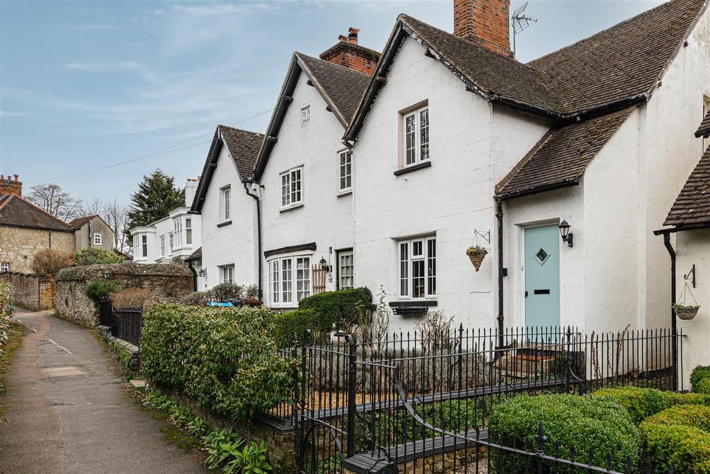 High Street, Bletchingley, Redhill 2 bed house £425,000