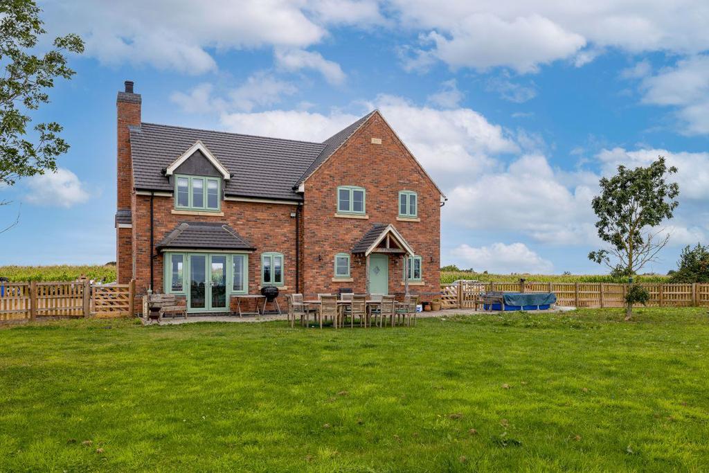 Sheepy Magna 2 bed house £1,550 pcm (£358 pw)