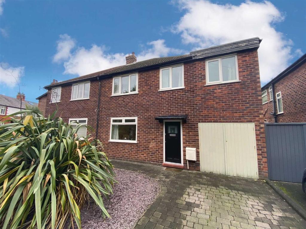 Lynwood Grove, Sale 3 bed semi-detached house - £425,000