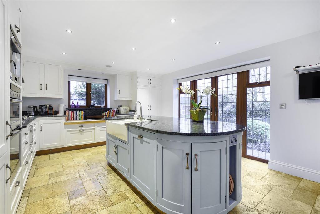 Queens Road, Devizes 4 bed detached house £650,000