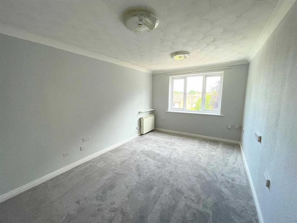 Woodhey Court, Alma Road, Sale 1 bed flat £80,000