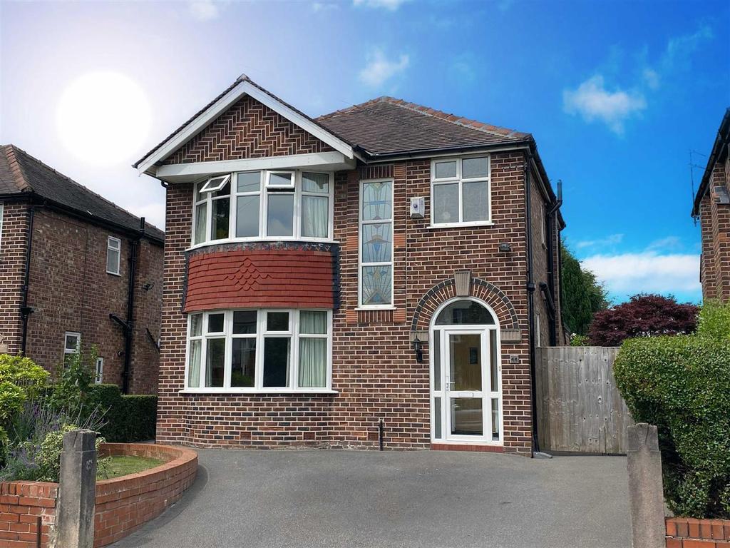 Walton Road, Sale 3 bed detached house £565,000