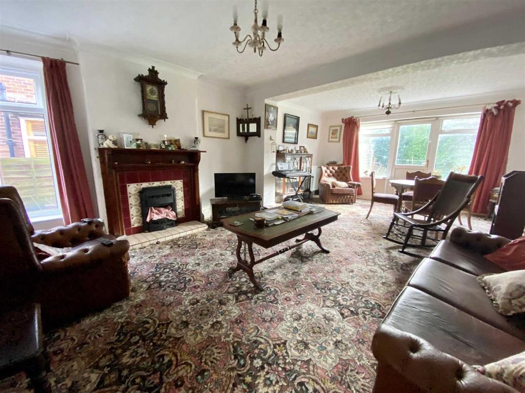 Homelands Road, Sale 5 bed detached house £600,000