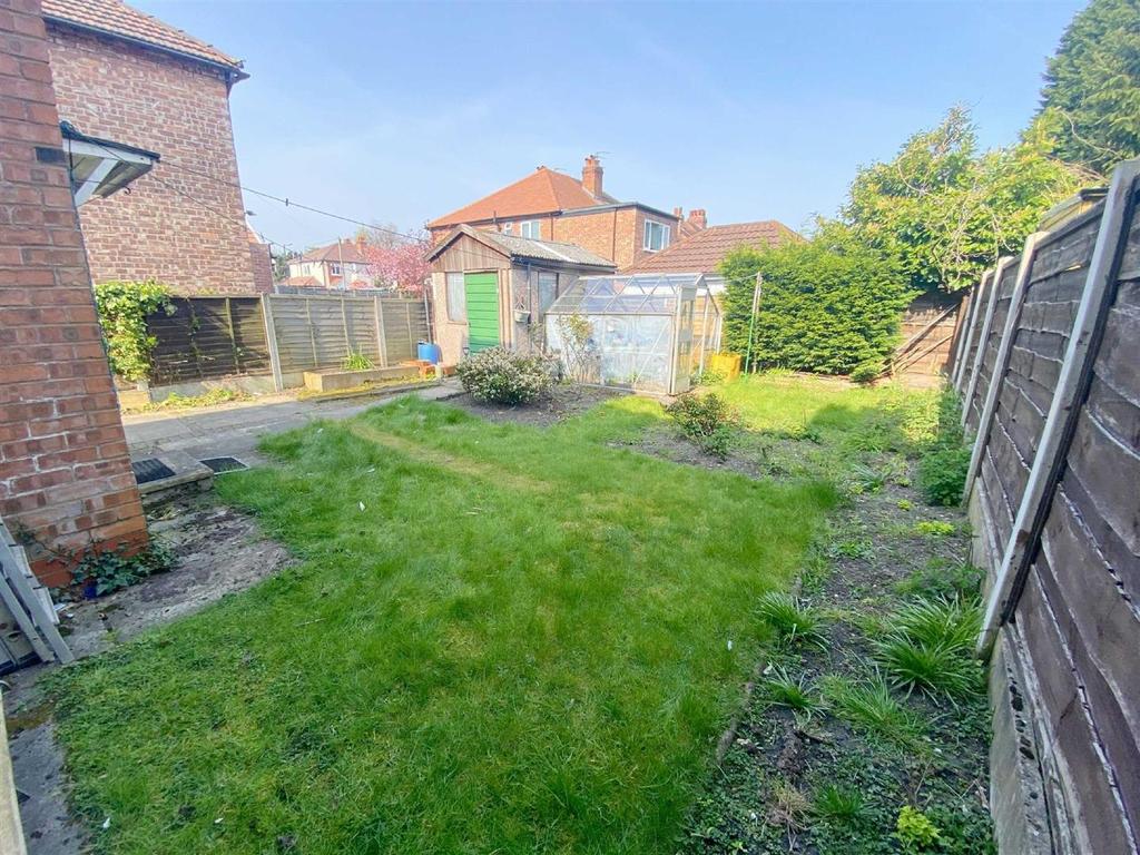 Marsland Road, Sale 3 bed semidetached house £325,000