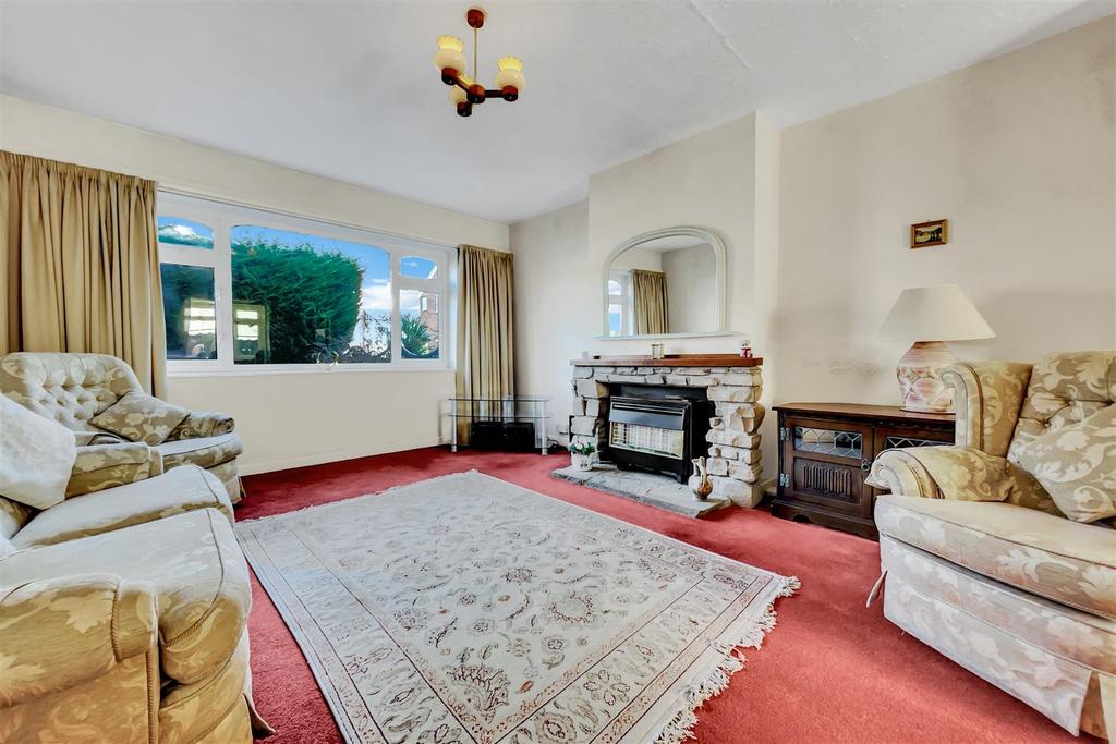 Frederick Neal Avenue, Eastern... 3 bed semidetached house £280,000