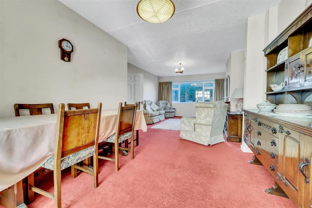 Frederick Neal Avenue, Eastern... 3 bed semidetached house £280,000