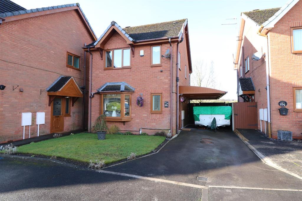 Leek Road, Carmountside, StokeOnTrent 3 bed detached house £215,000