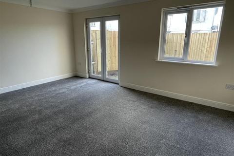 16 Springfields, Bugle, St Austell, PL26 8SJ