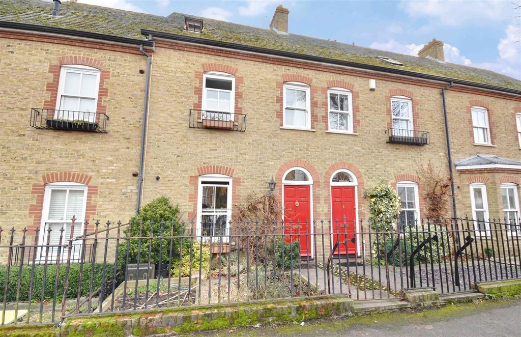 Roper Road, Canterbury 3 bed terraced house for sale £400,000