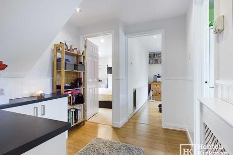 13 Crays View, Billericay, CM12 9QX