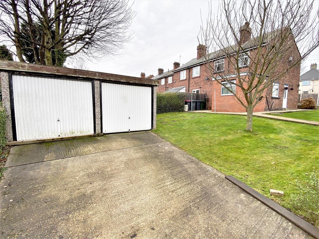 Far Lane, East Dene, Rotherham, S65 2RU 3 bed semidetached house £