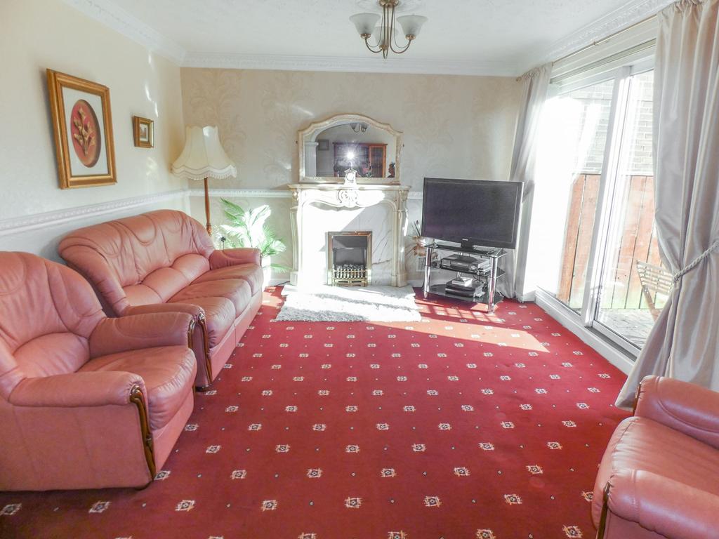 Tadcaster Road, Sunderland, Tyne and... 3 bed semidetached house £