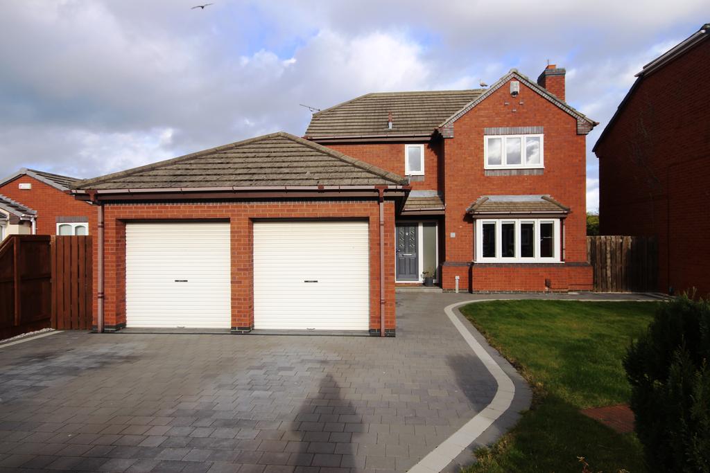 Fairways, Whitley Bay, Tyne & Wear, NE25 9YG 4 bed detached house £