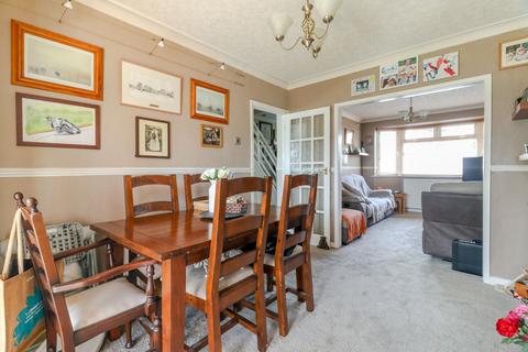 12 Radnor Gardens, Enfield, EN1 3RH