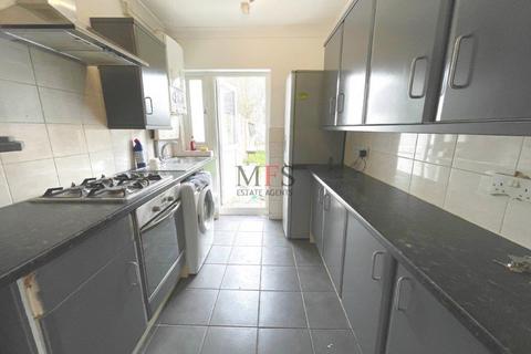 3 bedroom house to rent, Queens Avenue, Greenford, UB6
