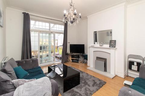 5 bedroom semi-detached house for sale - Milvain Avenue, fenham, Newcastle upon Tyne, Tyne and Wear, NE4 9JA