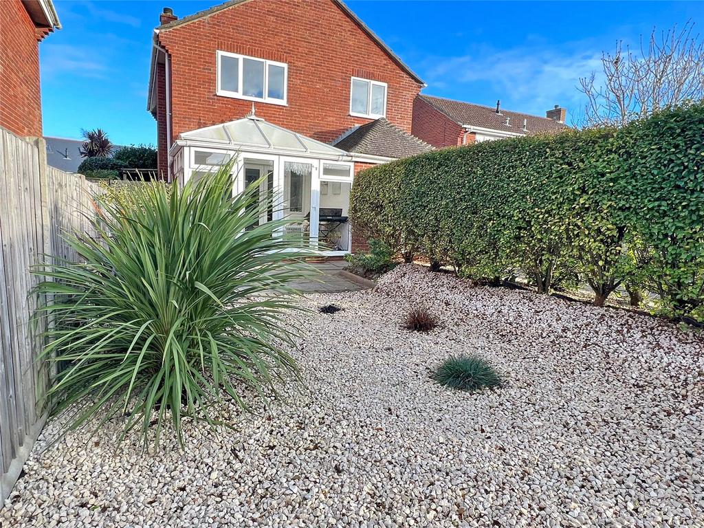 Swallow Drive, Milford on Sea... 4 bed detached house £695,000