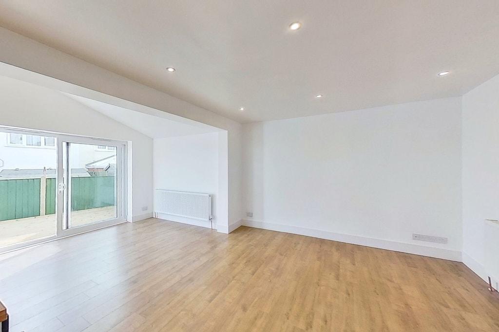 Linden Avenue, Herne Bay 2 bed semidetached bungalow £350,000