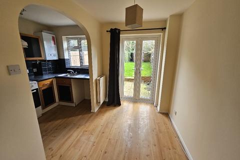 2 bedroom terraced house to rent, Canterbury Close