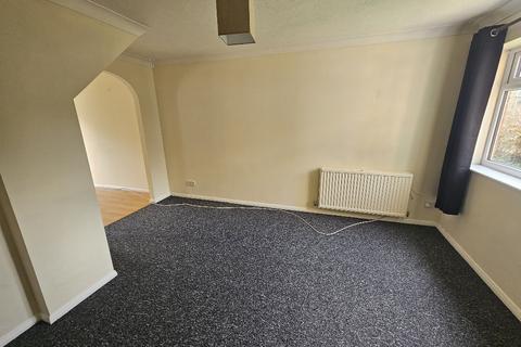 2 bedroom terraced house to rent, Canterbury Close