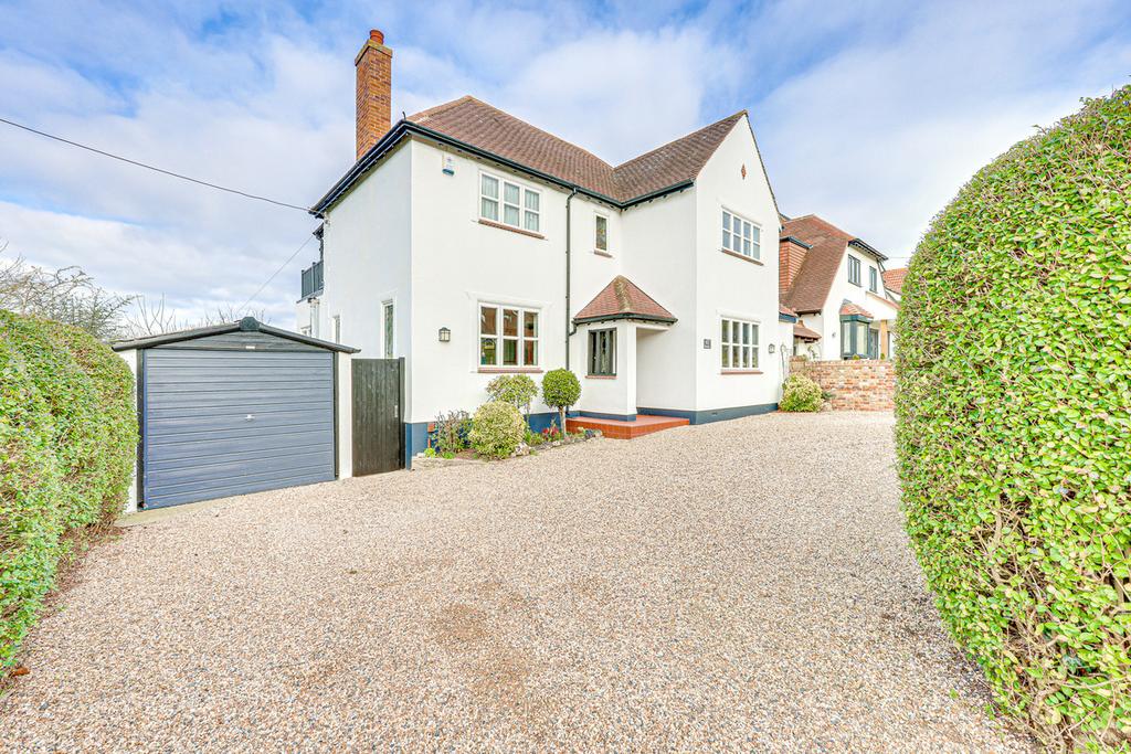 St. Marys Road, Benfleet, SS7 4 bed detached house £900,000