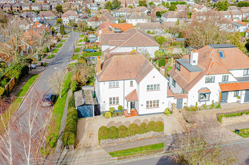 St. Marys Road, Benfleet, SS7 4 bed detached house £900,000
