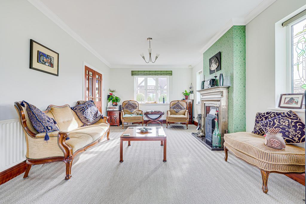 St. Marys Road, Benfleet, SS7 4 bed detached house £900,000