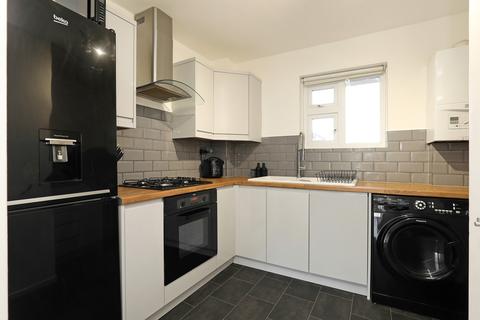 13 Green Walk, Hampton, TW12 3YG