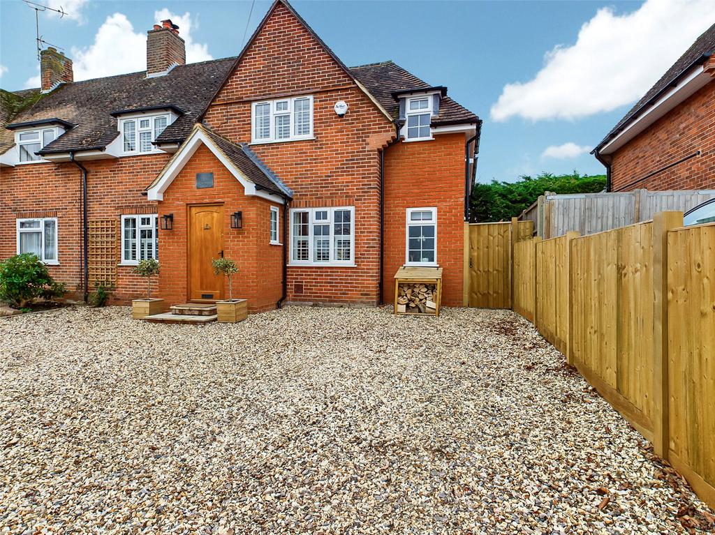 Theale Road, Burghfield, Reading, Berkshire, RG30 4 bed semidetached house £625,000