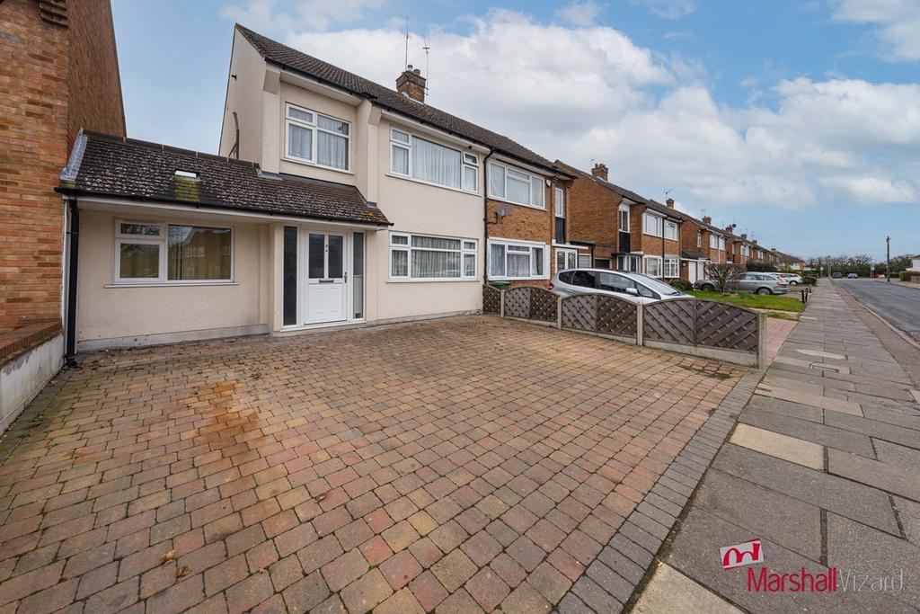 Evans Avenue, Watford, WD25 4 bed semidetached house £585,000