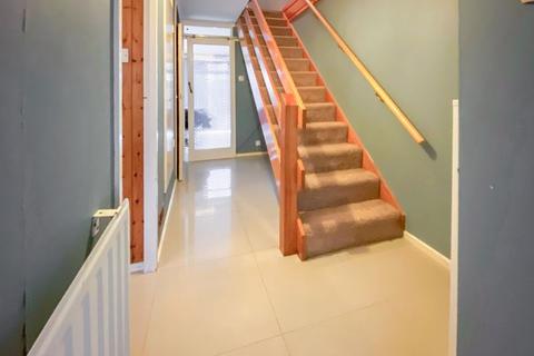 9 Larkspur Close, South Ockendon, RM15 6JQ