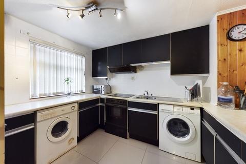 9 Larkspur Close, South Ockendon, RM15 6JQ