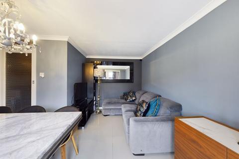 9 Larkspur Close, South Ockendon, RM15 6JQ