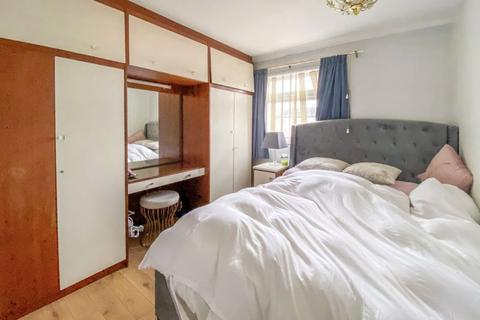 9 Larkspur Close, South Ockendon, RM15 6JQ