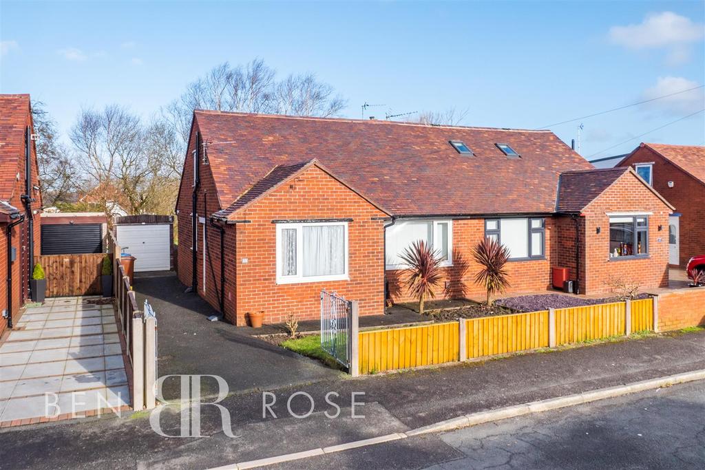 Cranbourne Drive, Chorley 3 bed semidetached bungalow £174,995