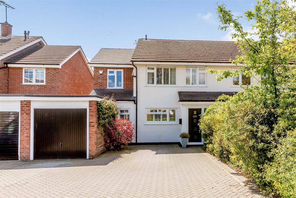 The Furlongs, Ingatestone 4 bed semidetached house £725,000