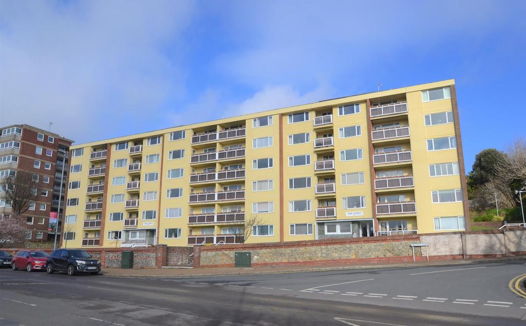 The Limes, Upperton Road, Eastbourne 2 bed flat £220,000