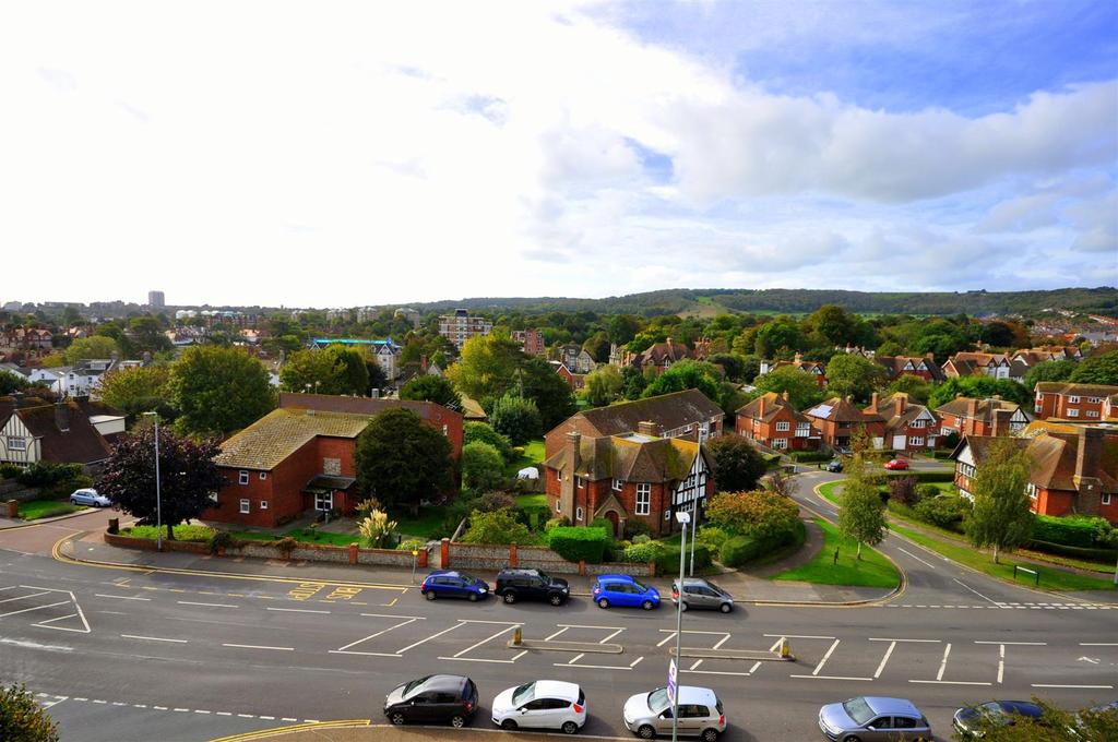 The Limes, Upperton Road, Eastbourne 2 bed flat £220,000