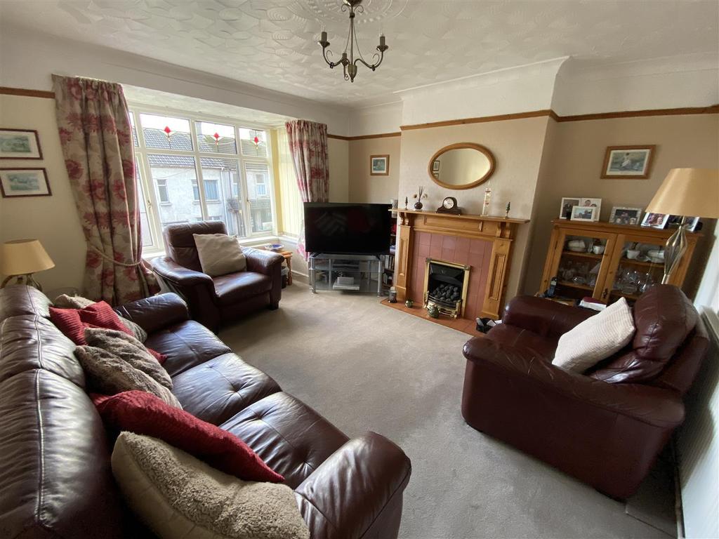 Hillside, Llanelli 3 bed semidetached house £199,995