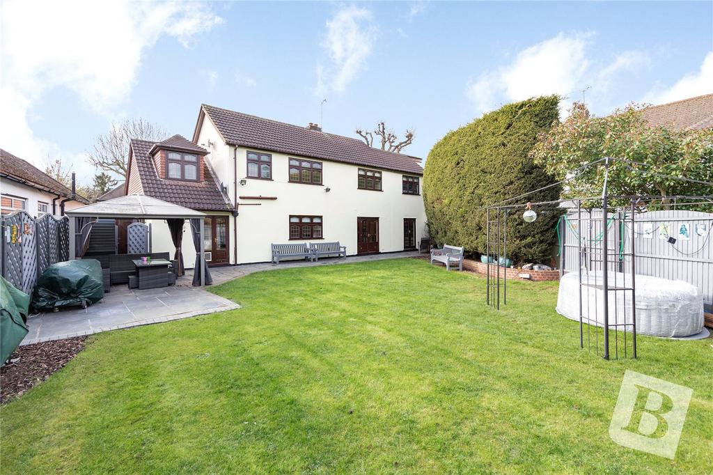 Nelmes Crescent, Emerson Park, RM11 4 bed detached house for sale £