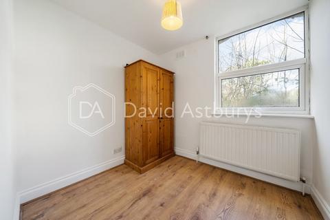 3 bedroom flat to rent, Muswell Avenue, Muswell Hill, London