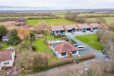 87 Canewdon View Road, Rochford, SS4 3DU
